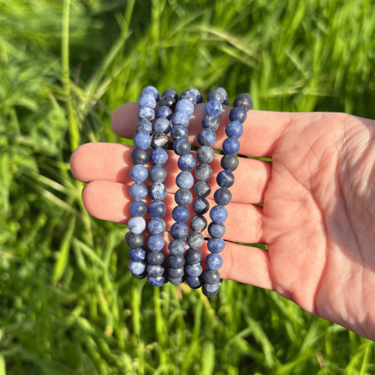 Bracelet 6mm en sodalite dépolie