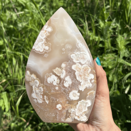 Forme libre en agate fleur de Madagascar