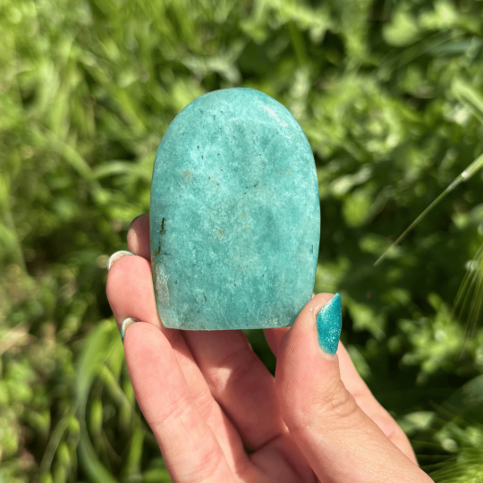 Forme libre en amazonite de Madagascar