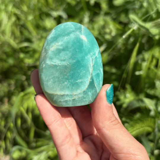 Forme libre en amazonite de Madagascar