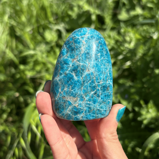 Forme libre en apatite de Madagascar
