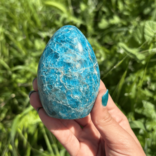 Forme libre en apatite de Madagascar