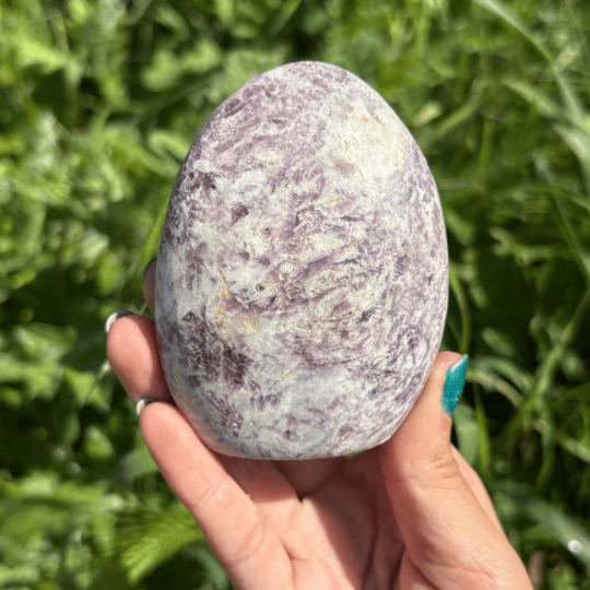 Forme libre en lépidolite de Madagascar