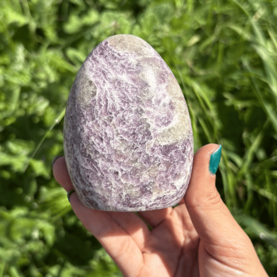 Forme libre en lépidolite de Madagascar