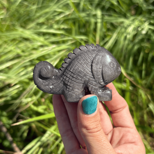Caméléon en obsidienne argentée
