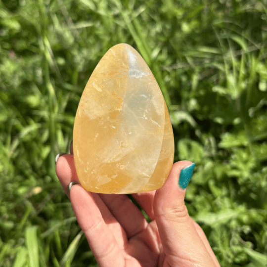 Forme libre en quartz golden healer de Madagascar