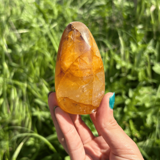 Forme libre en quartz golden healer de Madagascar