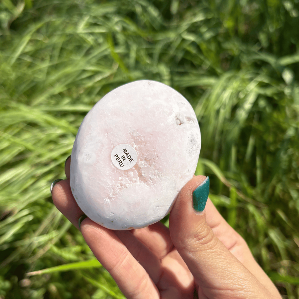 Galet en manganocalcite du Pérou
