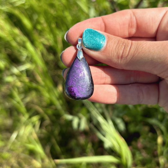 Pendentif en purpurite