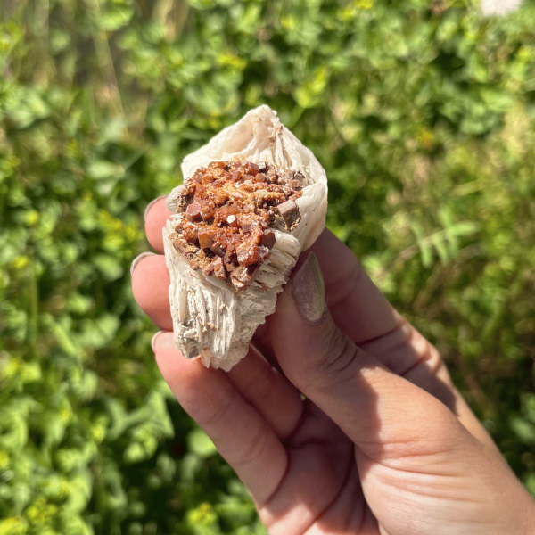 Vanadinite sur baryte du Maroc