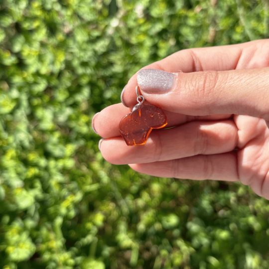 Pendentif éléphant en ambre