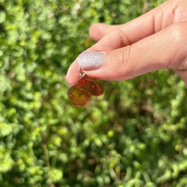Pendentif éléphant en ambre