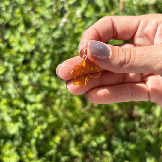 Pendentif éléphant en ambre