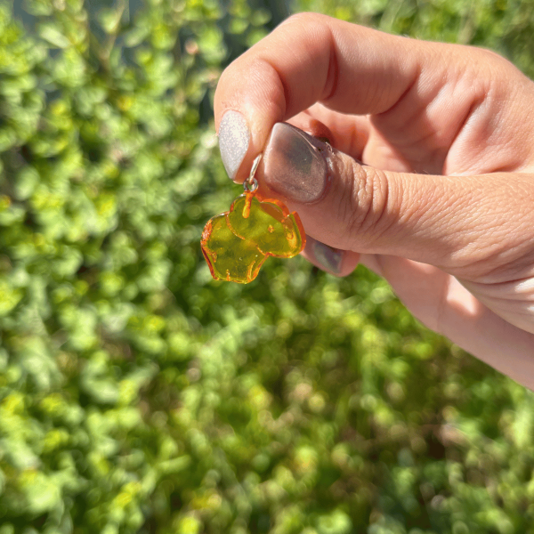 Pendentif éléphant en ambre