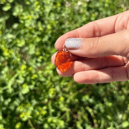Pendentif hibou en ambre