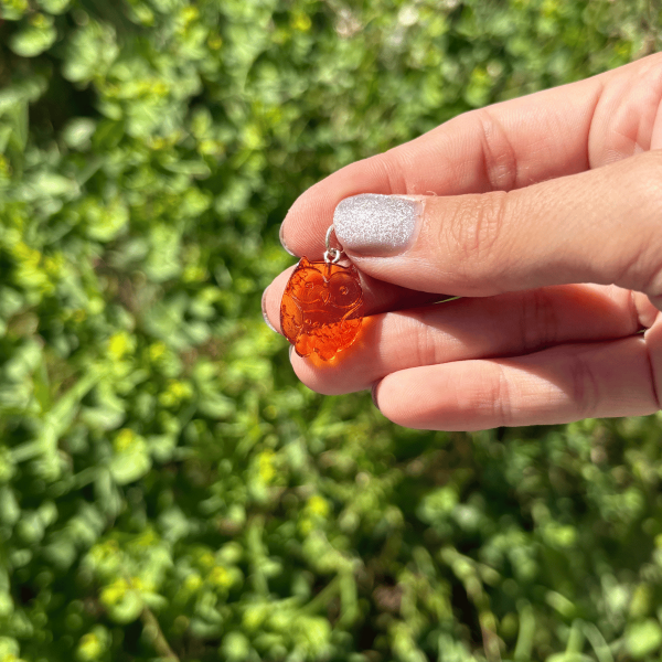 Pendentif hibou en ambre