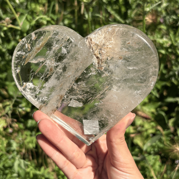 Coeur en cristal de roche et lodolite du Brésil