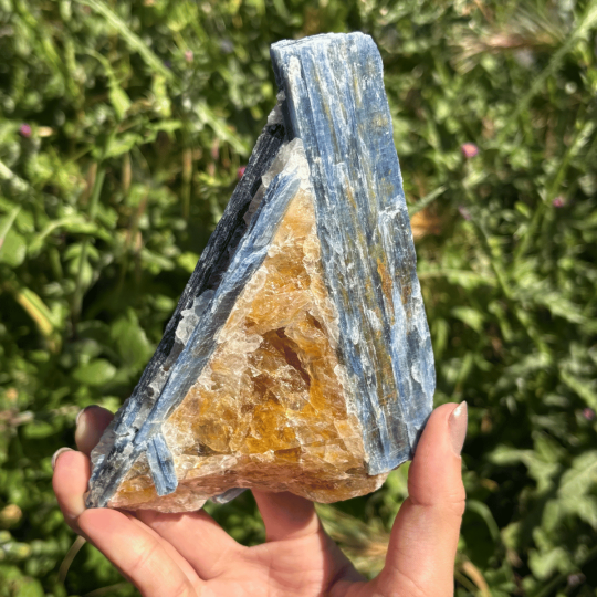Cyanite sur quartz du Brésil