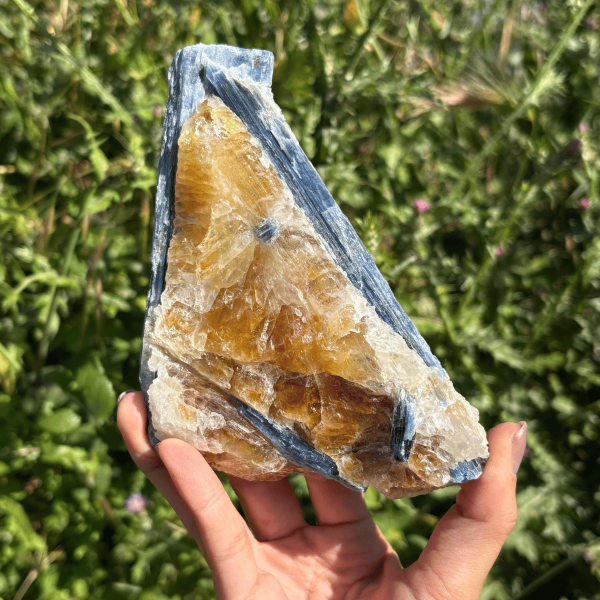 Cyanite sur quartz du Brésil