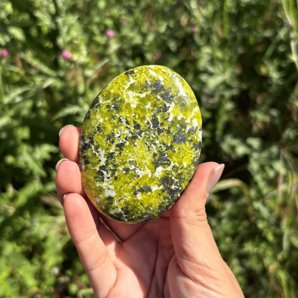 Galet en lizardite de Norvège