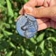Pendentif loup en labradorite de Madagascar