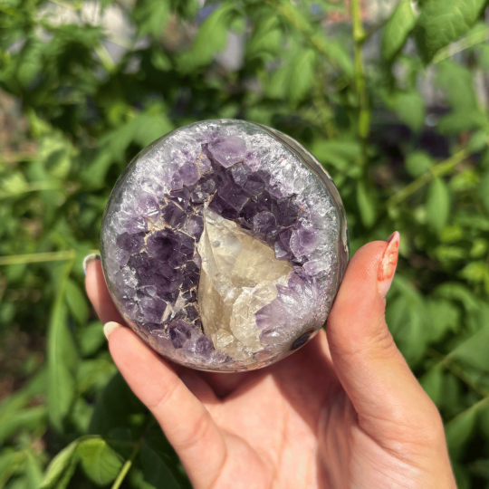 Sphère améthyste et calcite du Brésil