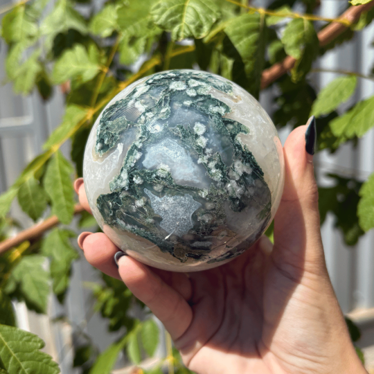 Sphère en agate mousse et quartz