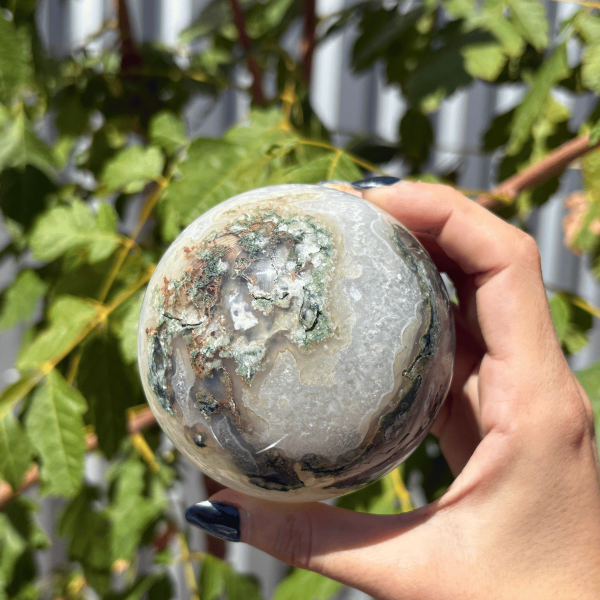 Sphère en agate mousse et quartz