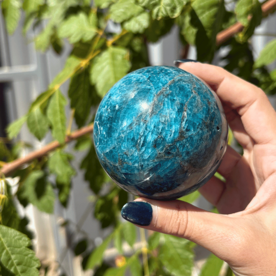 Sphère Apatite | Pierres Naturelles | La Mine de l'Hérault