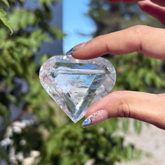 Coeur facetté en cristal de roche