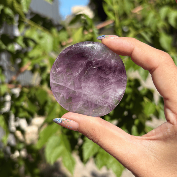 Galet en fluorite