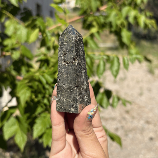 Pointe en pyrite du Pérou