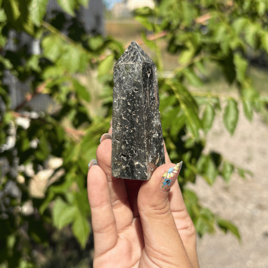 Pointe en pyrite du Pérou