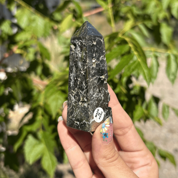 Pointe en pyrite du Pérou