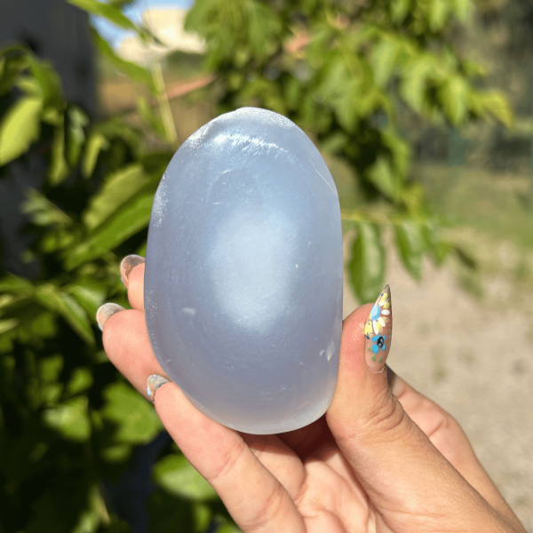 Galet en calcédoine de Turquie