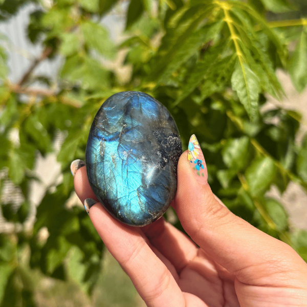Galet en labradorite