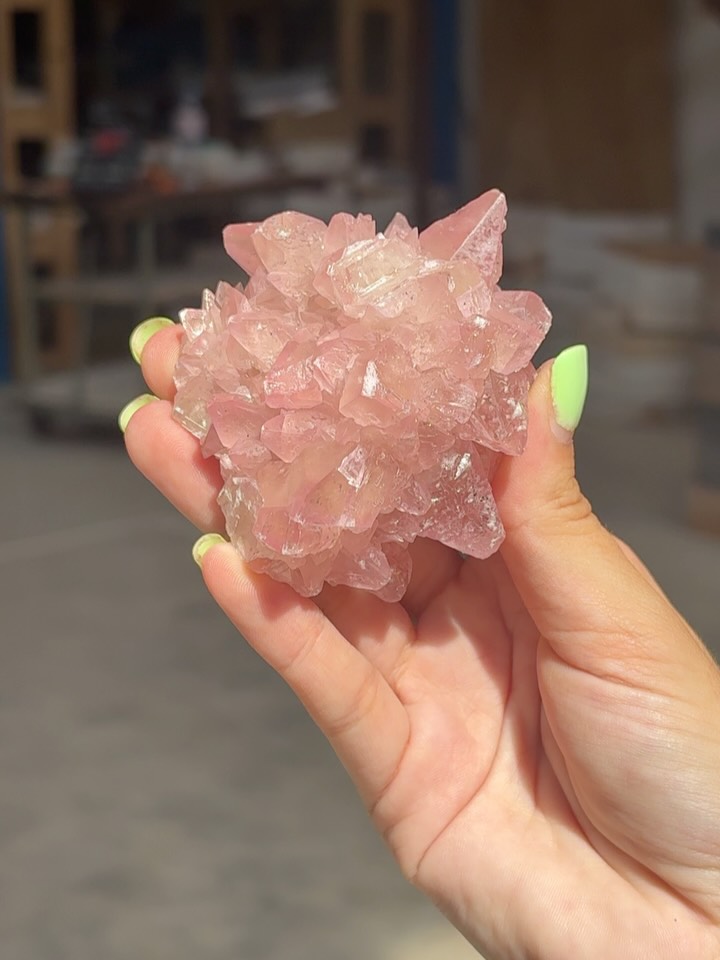 Cobaltocalcite du Congo 💕

Laquelle des 7 est ta préférée ? 
Elles seront disponibles au direct vendredi 😍

Quand j’ai trouvé ce lot à st marie j’avais un doute car elles sont un peu blessés mais le prix est canon et vous m’avez dit que c’était pas grave je sais que vous adopter souvent les blessés 🫶🏼